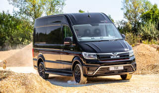 MAN TGE - front cornering